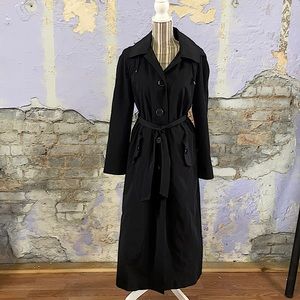 London Fog lined Trench Coat Size 6